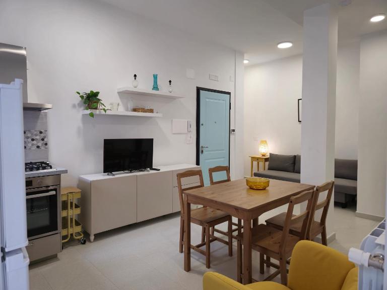 Casa Quarzo, elegante a due passi dal mare in zona servita - B&B Gaeta