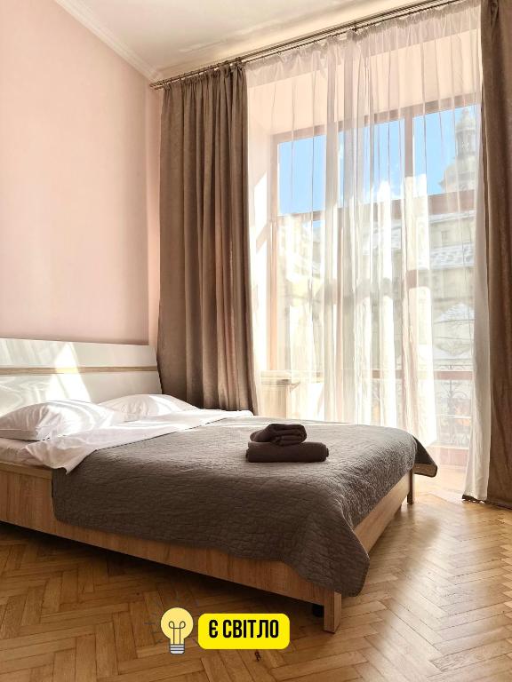 ROMANTIC Apartments - with balcony - Ferienwohnung Lwiw