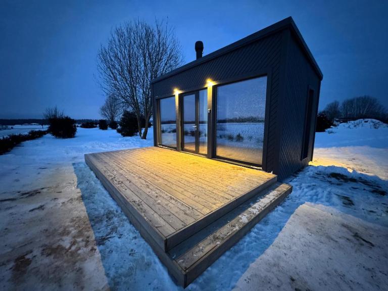 EstBerg Tartu Glasshouse with Sauna - B&B Tartu