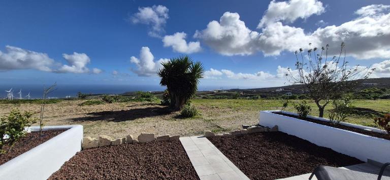 Cozy House with Terrace and beautiful ocean views - Bed and Breakfast Arico