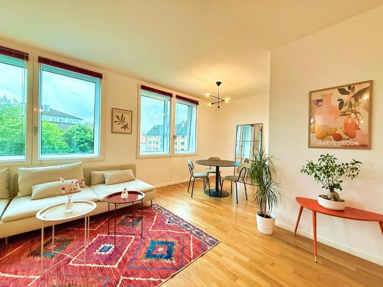 New-three room-Entire Apartment with two Balconies & Garage, Central-Fast Access to City Center - Barmbek -Stadtpark - B&B Amburgo