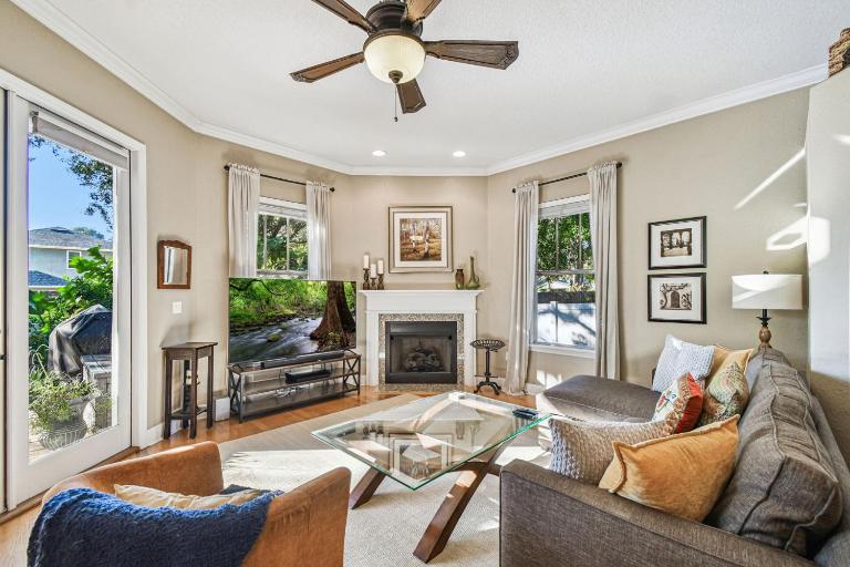 Prime Tampa Location | Walk to Armature Works - B&B Tampa