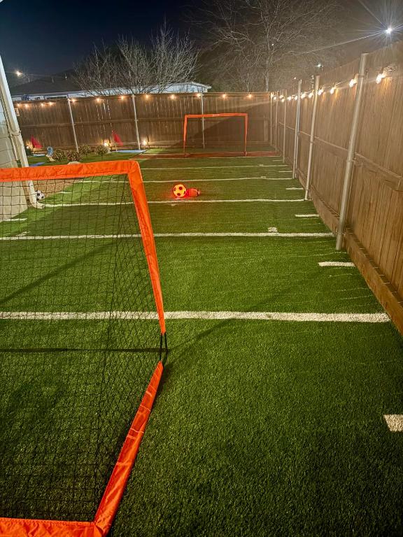 Sports Lovers Backyard - 12 mins to DT - Chambres d'hôtes Austin
