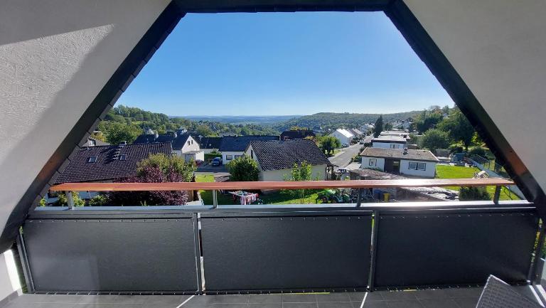 "Im Himmel" Ferienwohnung mit fantastischer Aussicht - Ferienwohnung Winden