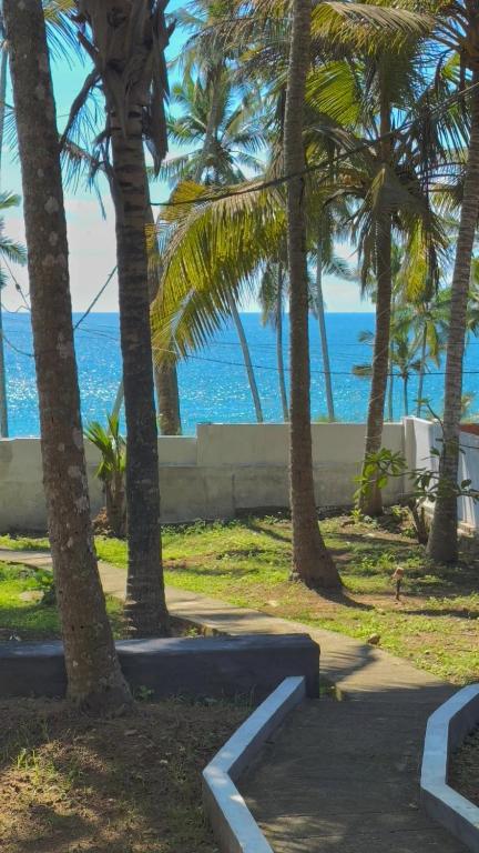 The Beach Manor 3BHK by Halcyon Traveltech - B&B Kovalam