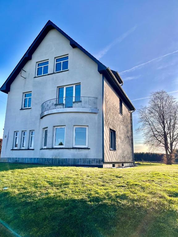 Ferienhaus Zum Brand - Bed and Breakfast Butgenbach