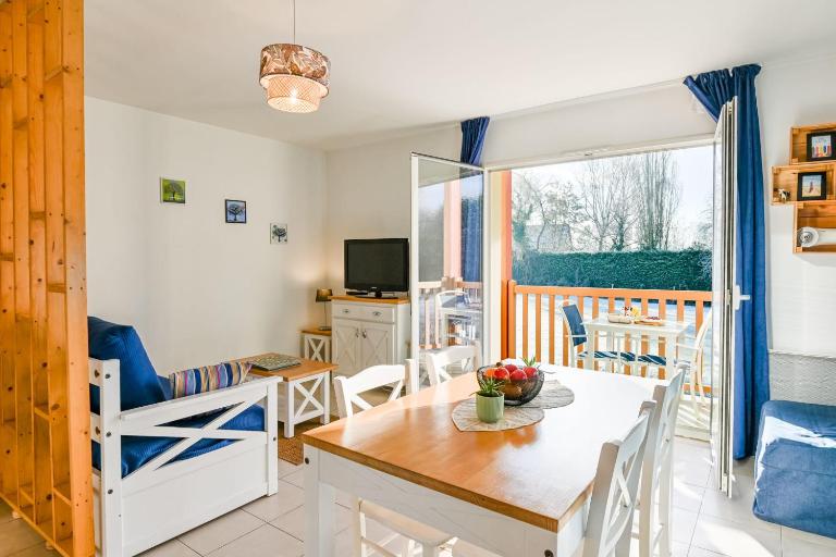 Côte Fleurie Cosy Norman apt balcony & parking - B&B Saint-Arnoult