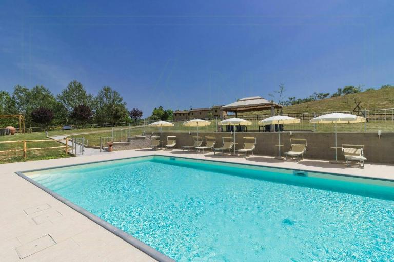 Lovely Apartment With Pool In Chianti - B&B Montaione