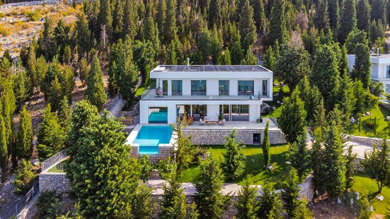Lake Whisper Villa Pool & Amazing Views by PikHost - B&B Shirokë