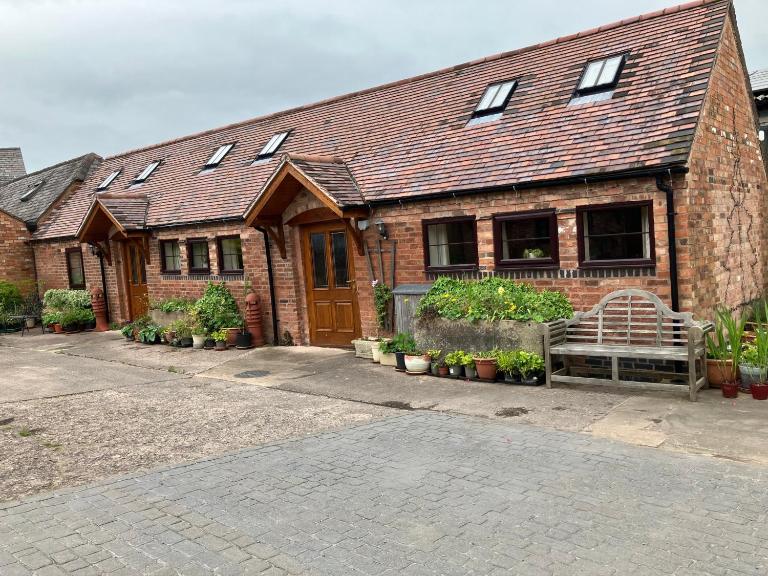 Cottage in Nuneaton - Sleeps 2 - Parking - Garden - B&B Nuneaton