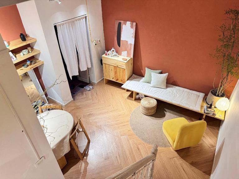 Airi Stay - Nhà 2 tầng, vị trí đẹp, 5 phút đi bộ ra Hồ Hoàn Kiếm, đưa đón sân bay - B&B Hanoi