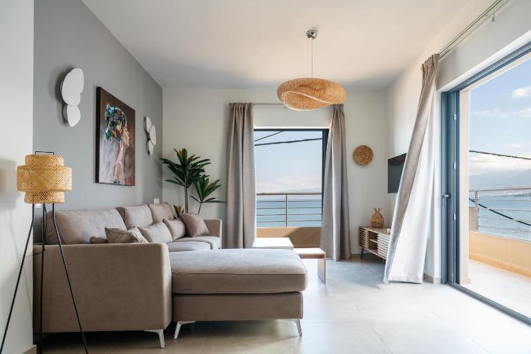 Sea Mirror Apartment - Chambres d'hôtes Limín Khersonísou