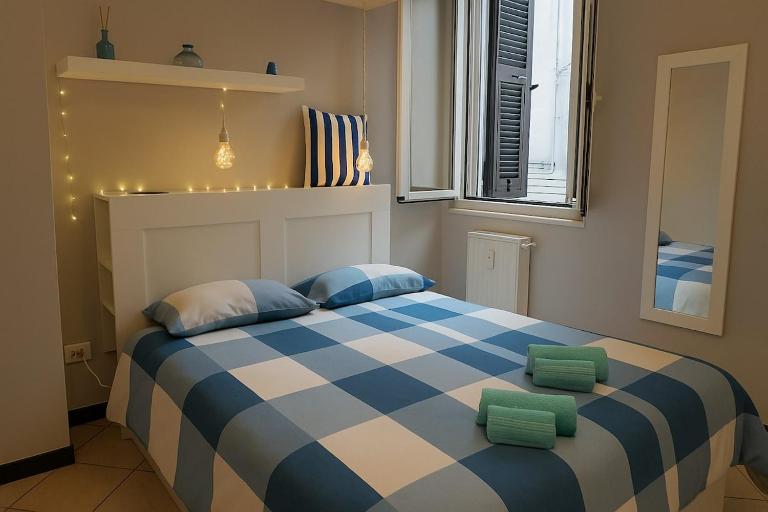 Xenia - 2 rooms apt in Via Giovanni Torti 156 - Ferienwohnung Genua