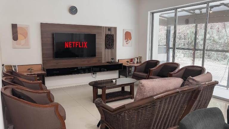 Big Terrace House for 14 Guests with Free WiFi and Netflix near Taiping Lake Garden Zoo - Ferienwohnung Taiping