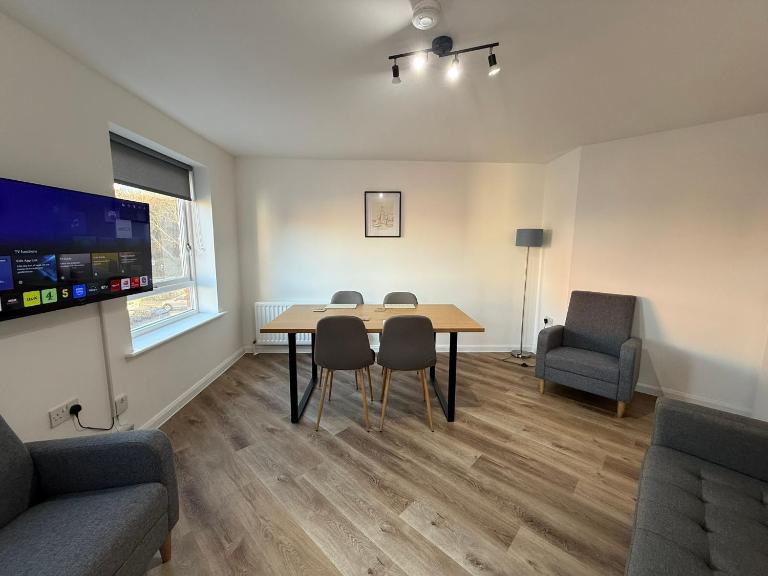 Modern 2BDR Flat in East London Near Beckton DLR - B&B London