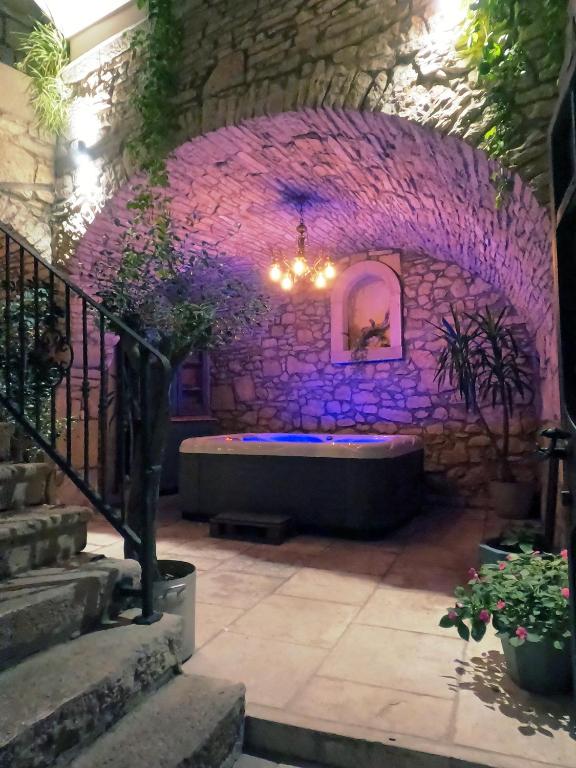 Stone House Hedonia - Bed and Breakfast Blato