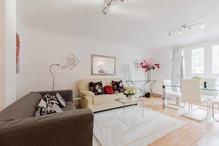 Tower Bridge 3-Storey Designer Townhouse with Views - Ferienwohnung London