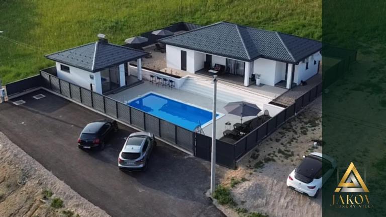 Luxury Villa JAKOV - Bed and Breakfast Banja Luka
