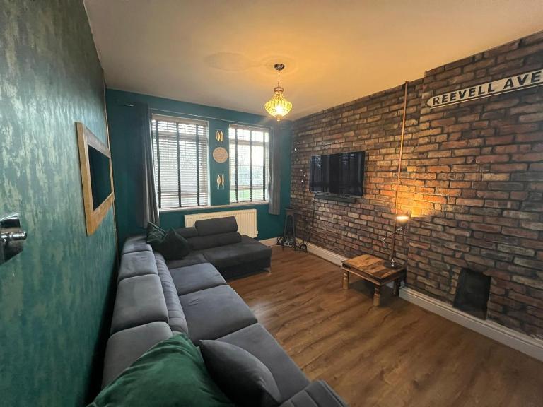 Reevell Avenue - B&B Liverpool