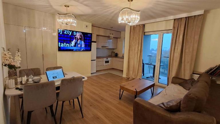 FENIX Apartament - Kryształowy, Garaż podziemny, Parking, Targi, Faktura VAT, dostęp 24h - Ferienwohnung Kielce