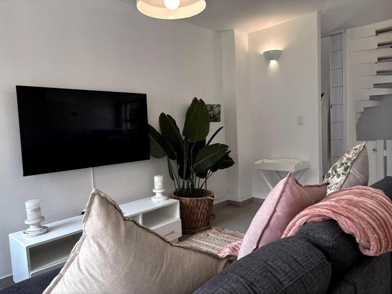 Umdloti Cabanas Beachfront Apartment - Chambres d'hôtes eMdloti