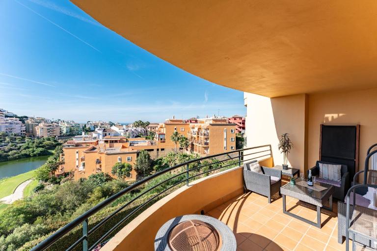 MalagaSuite Diamond Riviera with Pool & Parking - B&B Mijas Costa