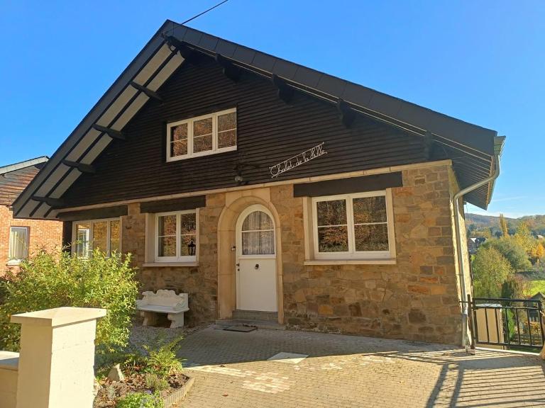 Le Chalet de la Hulle Maison privee avec sauna, jacuzzi et bar - Bed and Breakfast Profondeville