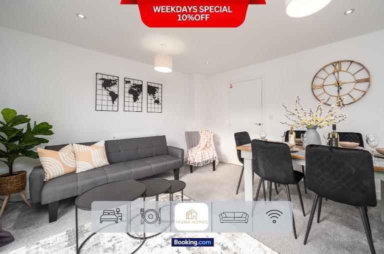 3 Bedroom House By The Yuma Homes Short Lets & Serviced Accommodation In Kent With Wifi & Parking - Bed and Breakfast Ashford