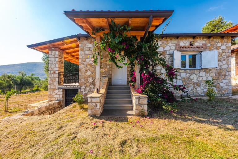 Siar The Small Villa by PikHost - Bed and Breakfast Borsh