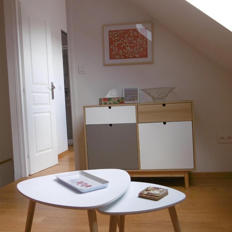 petit appartement sous combles 10 kms Lille - Bed and Breakfast Prémesques
