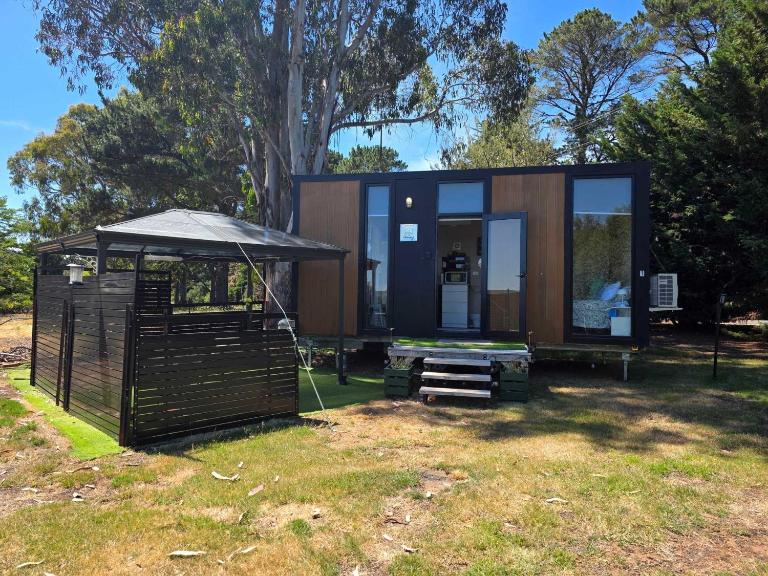 Fassifern Tiny House 1 by Tiny Away - B&B Lance Field