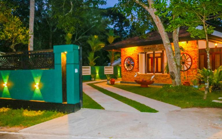 Nature Forest Villa - B&B Hikkaduwa