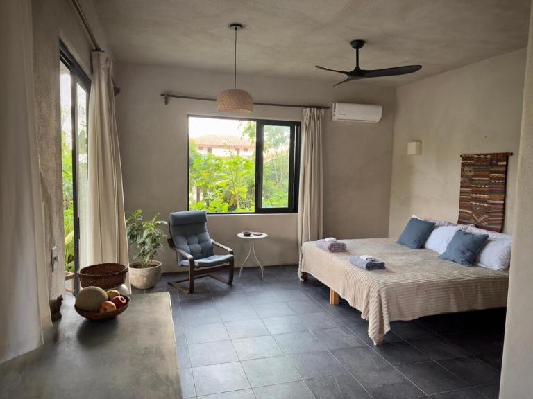 Entire Casita Ocean Breeze & Forest Calm - Chambres d'hôtes Troncones