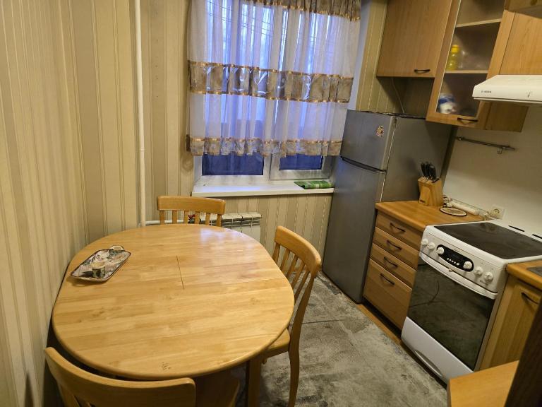 Майлина 77 - B&B Almatý