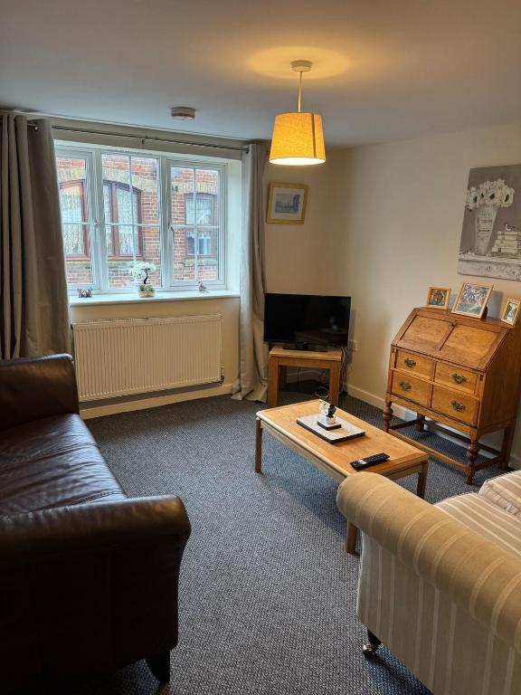 Warm, Sleeps 6, Bathroom, Beach, Shops Cafes Pubs, Central Ryde - B&B Isle of Wight