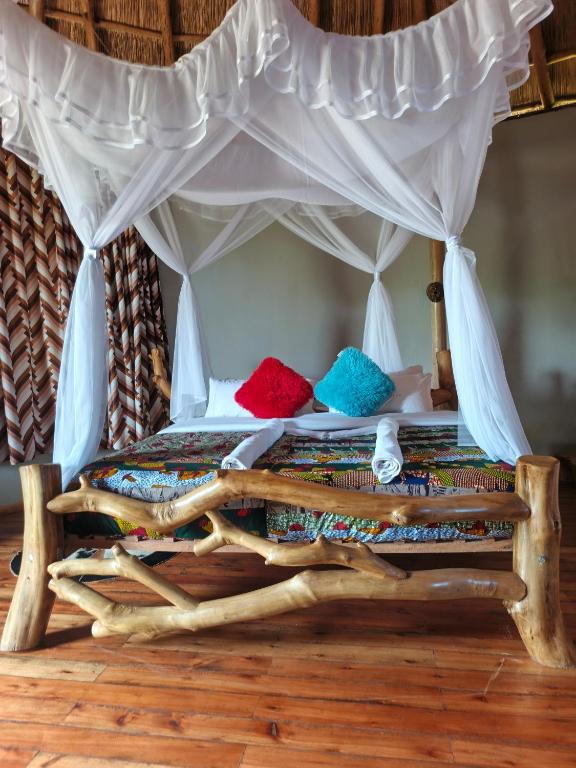 Nzoghu Heritage Safari Camp - Chambres d'hôtes Kasese