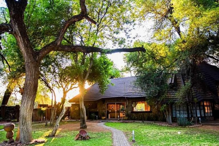 Tumuga Game Ranches - Bed and Breakfast Nooitgedacht