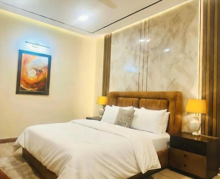 Zeta Retreat Rooftop Pool Food Court Mall Islamabad - Bed and Breakfast Islamabad