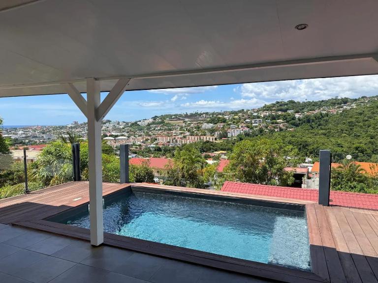 Villa avec piscine privée à Fort-de-France, 93 m² - Ferienwohnung Fort-de-France
