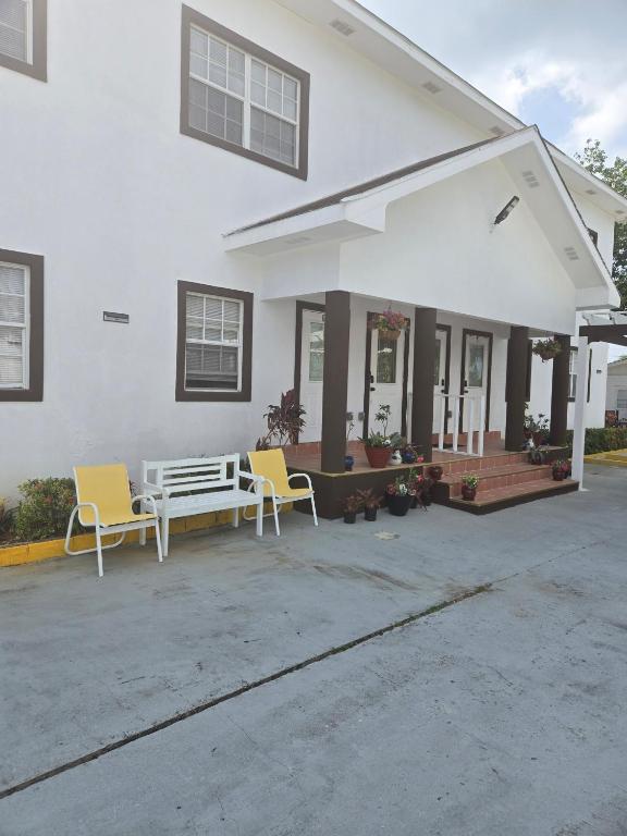 Caribbean Haven Retreat lifestyle - B&B George Town