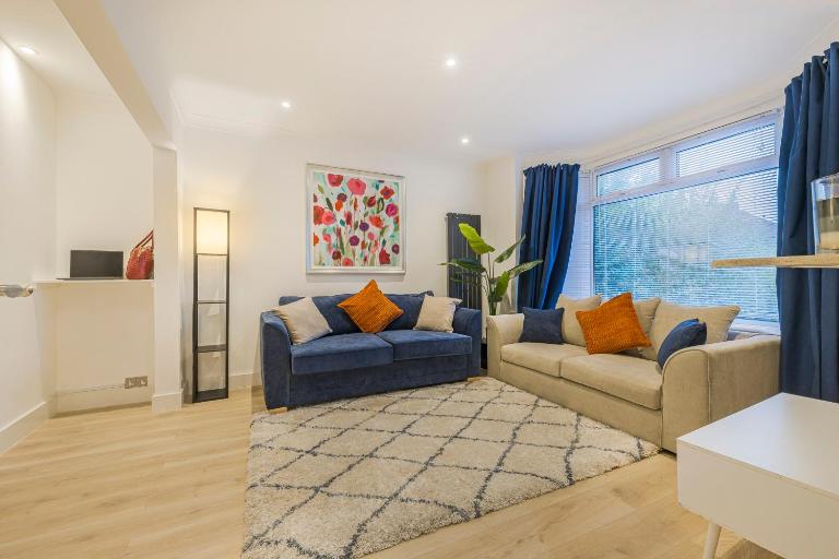 A fresh, luxurious and modern 4 Bedroom House - B&B Mill Hill