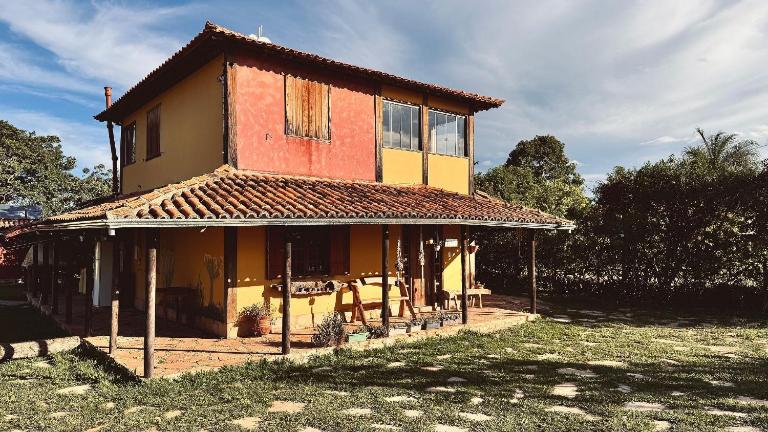 Casa aconchegante com lindo jardim e gramado - B&B Serro