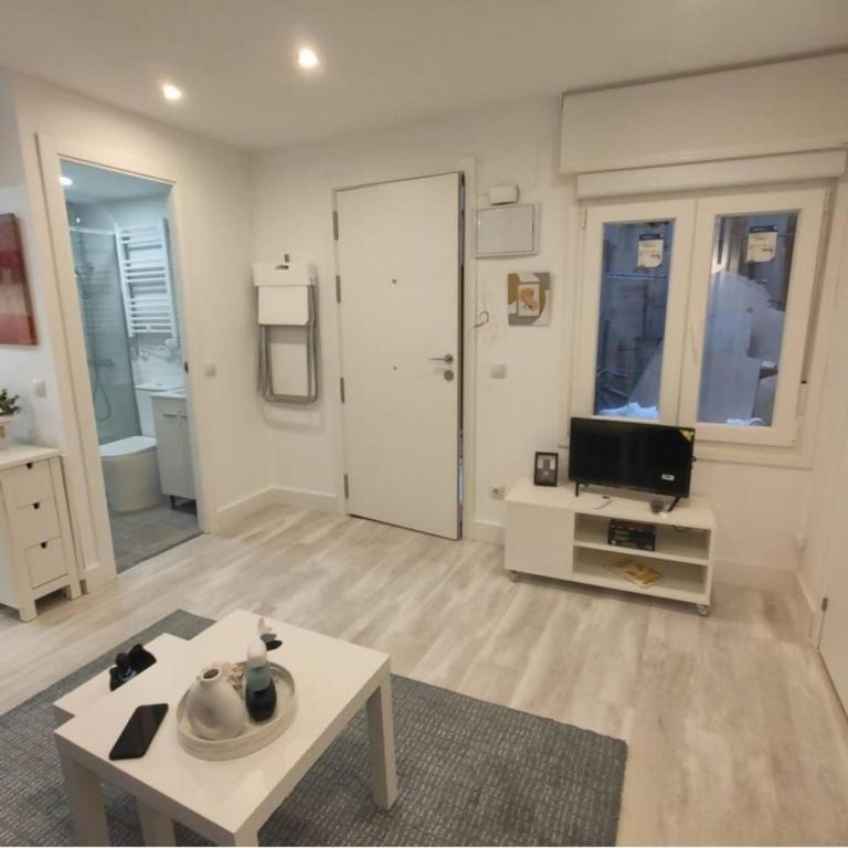 Lavapiés Center · Modern Apartment for Two - B&B Madrid
