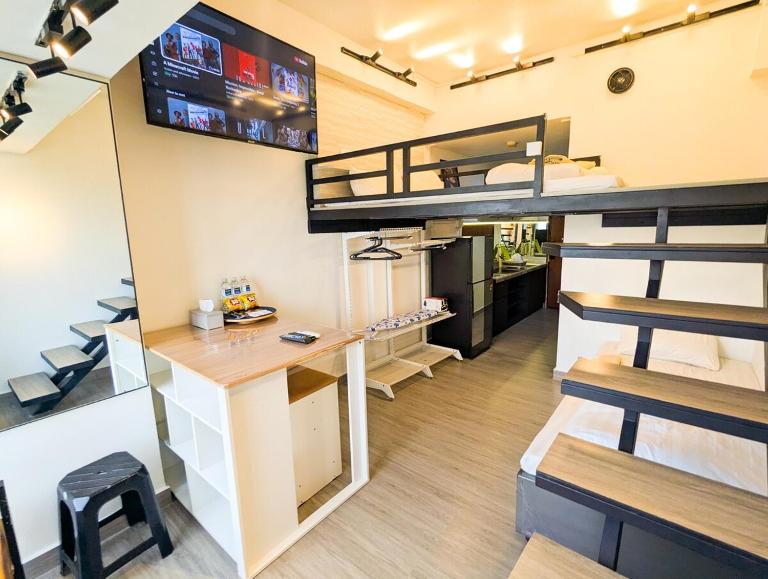 S&D 1219 family studio 4 pax netflix, pool & gym at Pollux - B&B Batam Centre