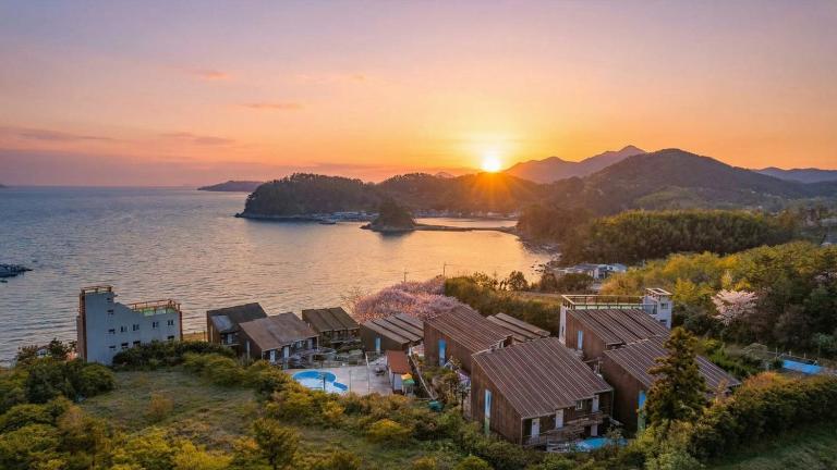 Geojedo Pilos Ocean View Pension - B&B Geoje
