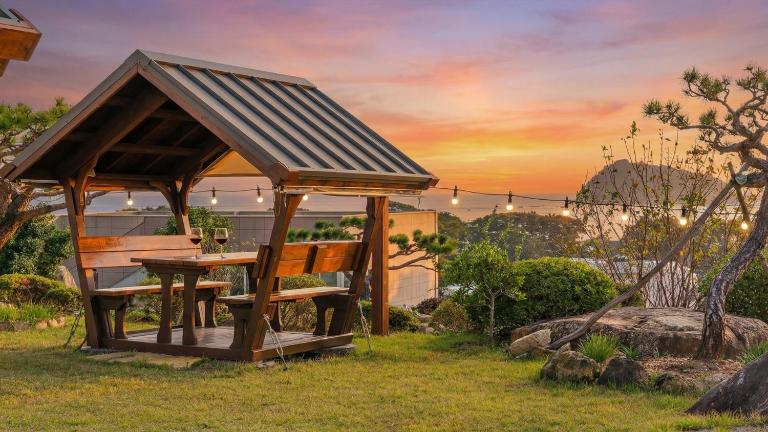 Namhae Familyae Pension - Bed and Breakfast Namhae