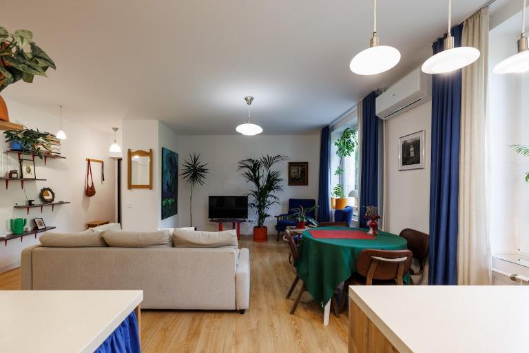 Cozy Apartment Near Chișinău Pedestrian Street - B&B Chișinău