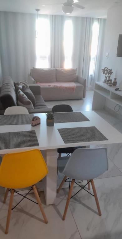 LOFT DUPLEX ENCANTADOR - Ocean Tower - Com estacionamento incluso - Bed and Breakfast Arraial do Cabo