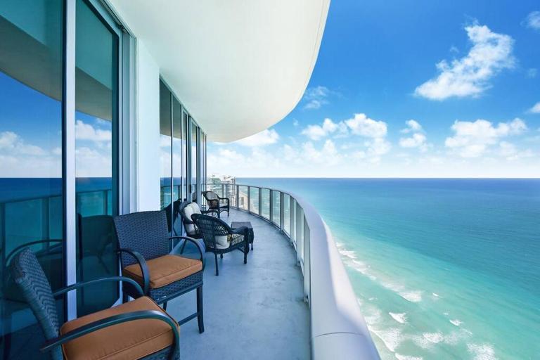 Million Dollar Ocean Front Penthouse by Zen Vacation Rentals - Ferienwohnung Hollywood
