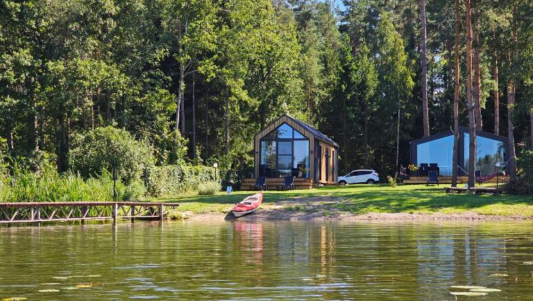 Mazury Resort-nowoczesna stodoła 10 m od jeziora,prywatna plaża, wifi - B&B Makosieje